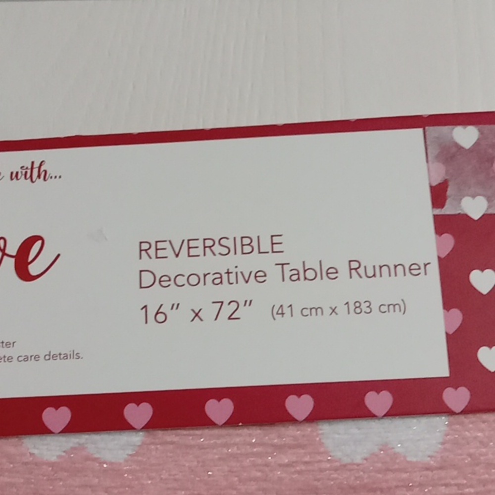 Pink Heart Patterned Table Runner 🩷🩷🩷🩷🩷 - Picture 2 of 6
